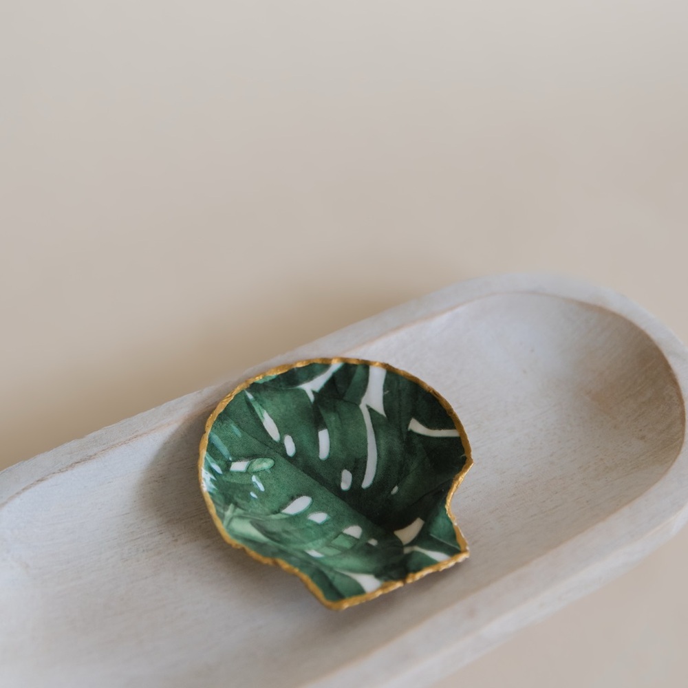 Handmade shell jewelry dish